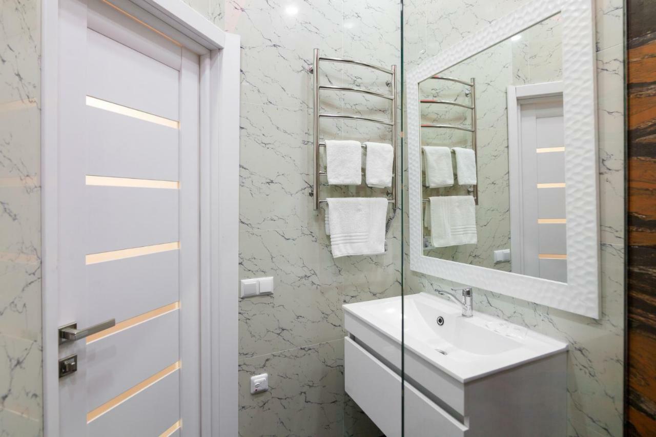 Leogrand One-Bedroom Apartments On Tugan-Baranovskogo 24 Lviv Extérieur photo