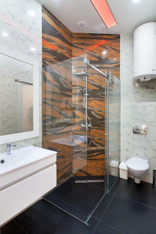 Leogrand One-Bedroom Apartments On Tugan-Baranovskogo 24 Lviv Extérieur photo
